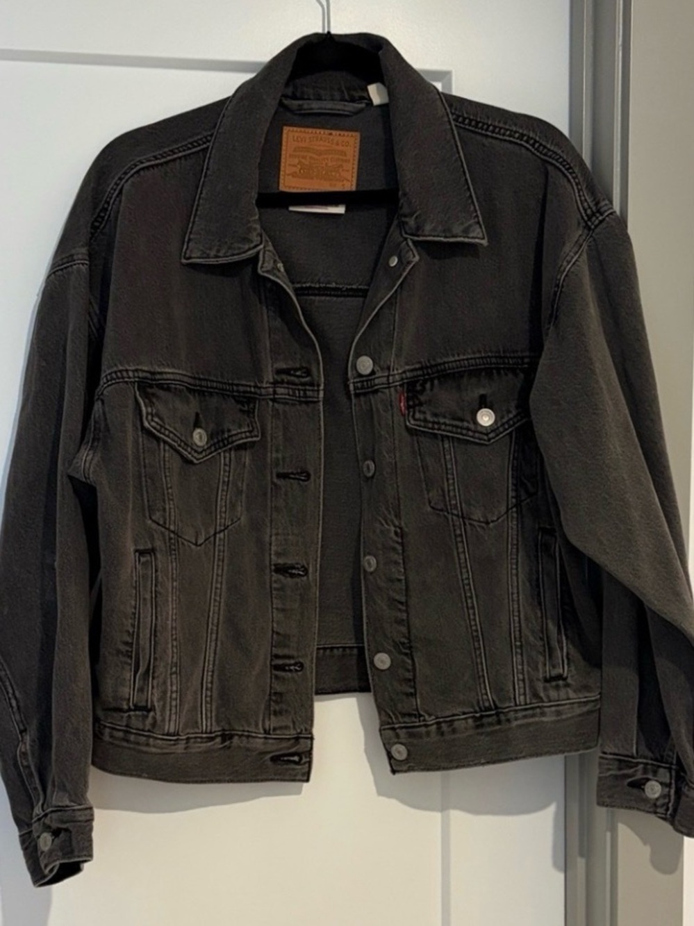 Levi's Black Denim Oversized Trucker Jacket - Picture 4 of 4